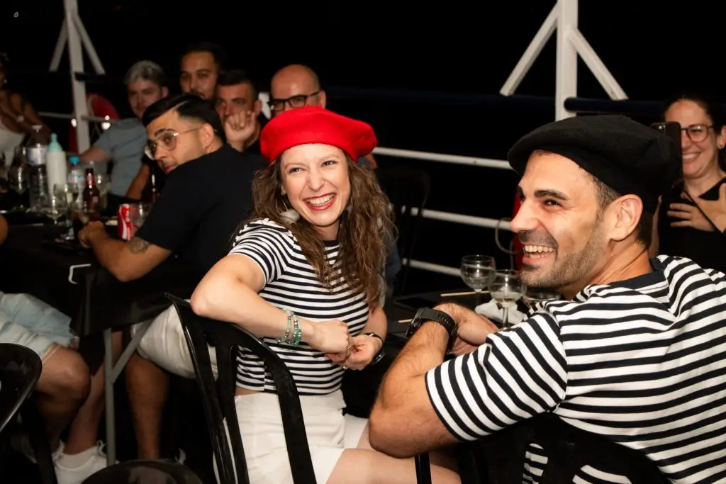 despedida de soltero y soltera en barco en sevilla