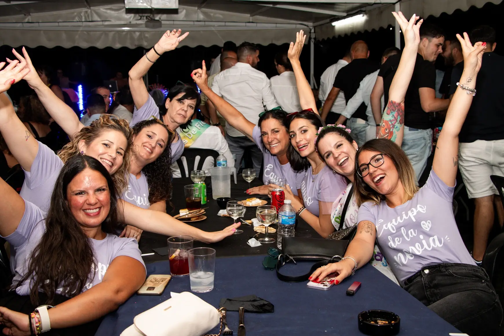 despedida de soltero y soltera en barco en sevilla