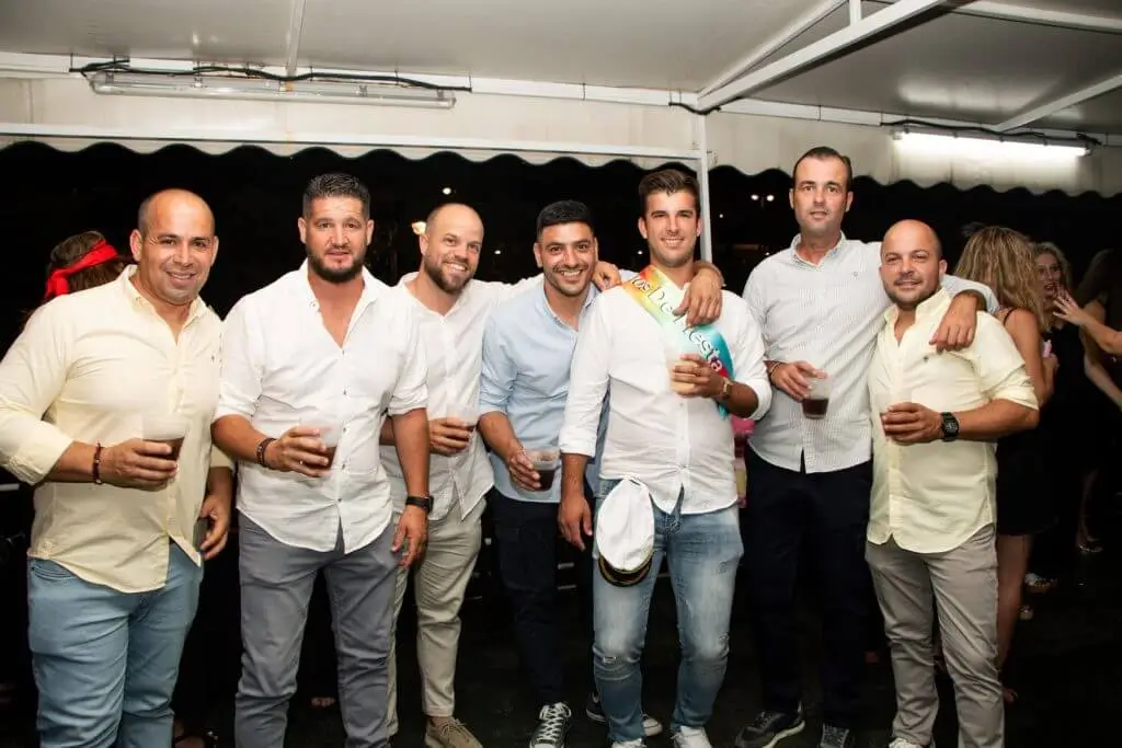 despedida de soltero y soltera en barco en sevilla